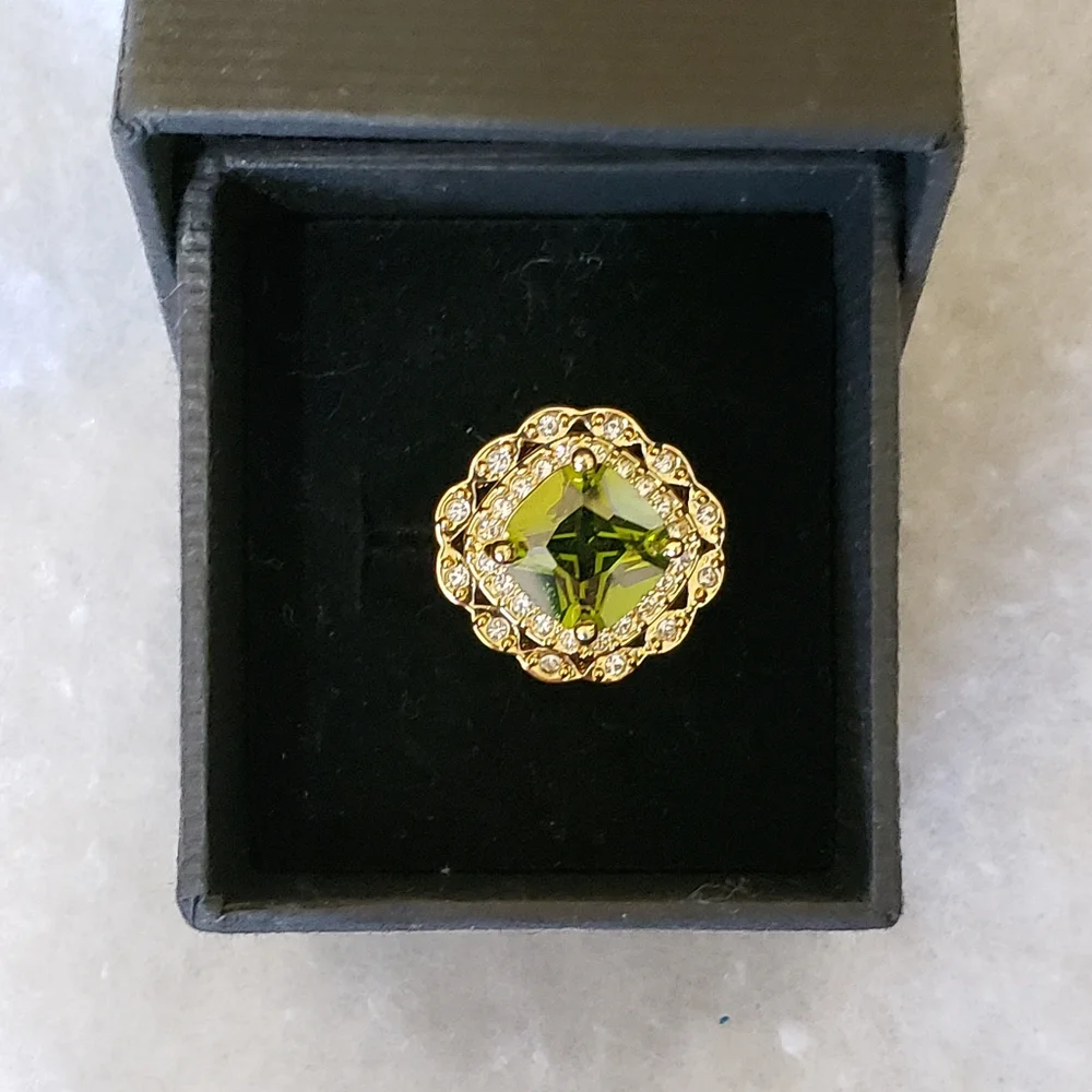 NEW Olive Green and Gold Cocktail Ring Women's Size 7